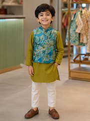 BOYS GREEN KURTA PAJAMA SET WITH FLORAL JACKET