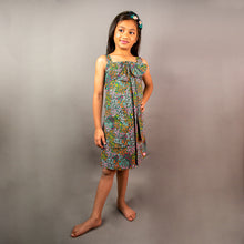 Load image into Gallery viewer, Green Drape style Dress With Big Bow
